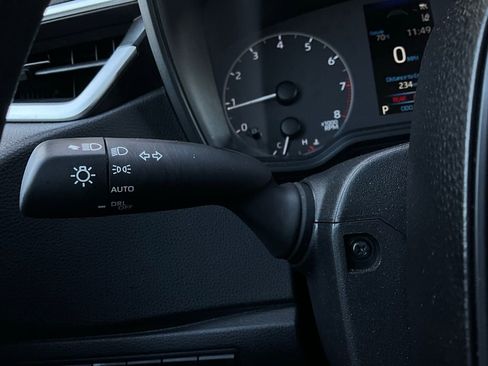 Used 2025 Toyota Corolla LE image 31