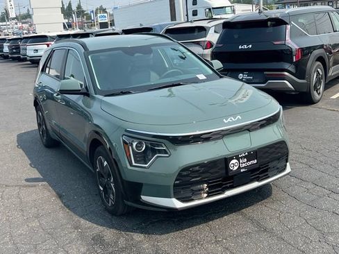 Certified 2023 Kia Niro Wind w/ Wind Preserve Package FWD image 7