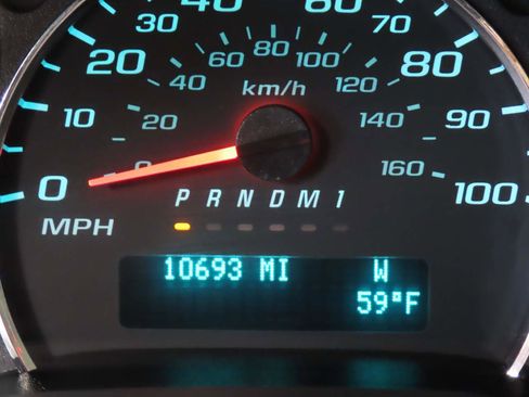 Used 2024 Chevrolet Express 3500 LT w/ LT Preferred Equipment Group RWD image 9