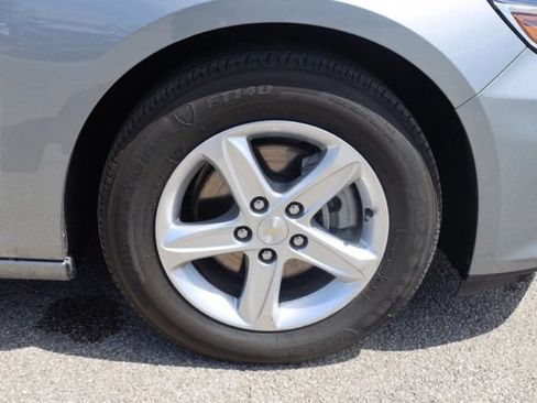 Used 2025 Chevrolet Malibu LS FWD image 14