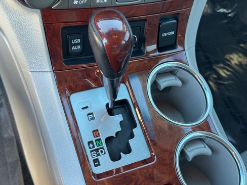 Used 2013 Toyota Highlander Limited image 32
