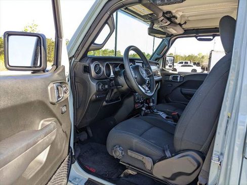 Certified 2023 Jeep Wrangler Unlimited Rubicon 4xe image 38