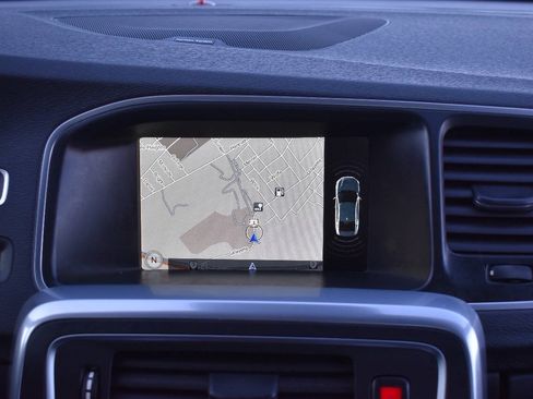 Used 2016 Volvo S60 T5 Inscription Platinum FWD image 30