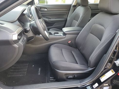 Certified 2025 Nissan Altima 2.5 SV FWD image 20
