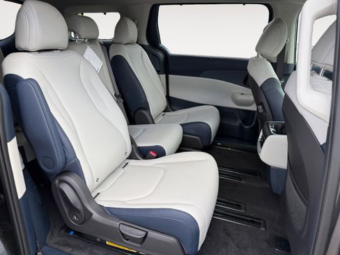 New 2026 Kia Carnival EX FWD image 19