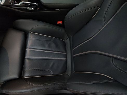 Used 2022 BMW 540i xDrive w/ M Sport Package image 18