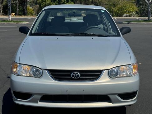 Used 2002 Toyota Corolla CE image 2