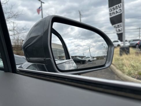 Used 2022 Lincoln Nautilus Reserve w/ Equipment Group 201A image 24