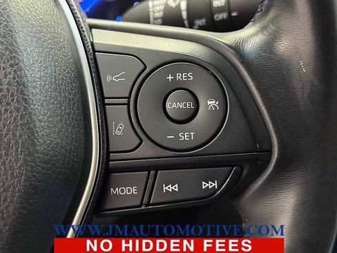 Used 2021 Toyota Venza LE image 39