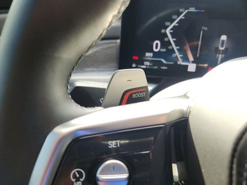 Used 2023 BMW 740i 740i w/ Parking Assistance Package image 36