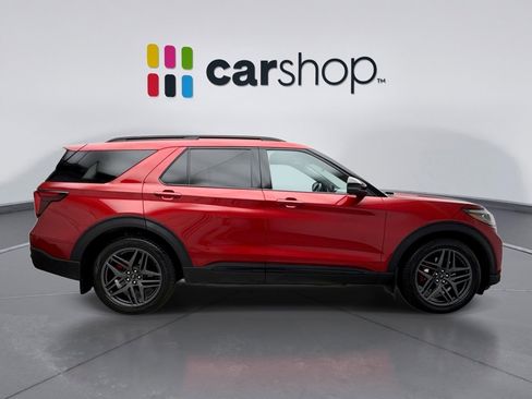 Used 2025 Ford Explorer ST image 6
