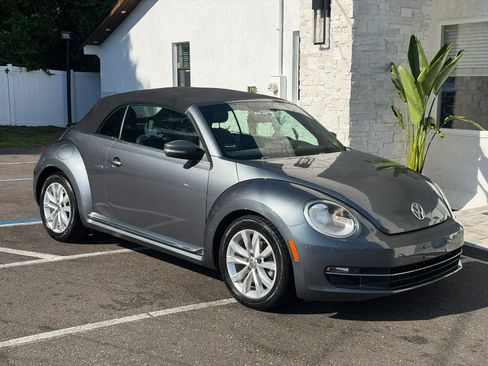 Used 2013 Volkswagen Beetle TDI FWD image 19
