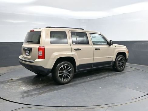 Used 2017 Jeep Patriot Sport FWD image 9