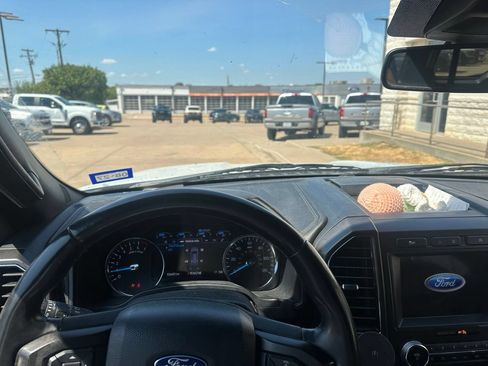 Used 2020 Ford Expedition Max Limited RWD image 3