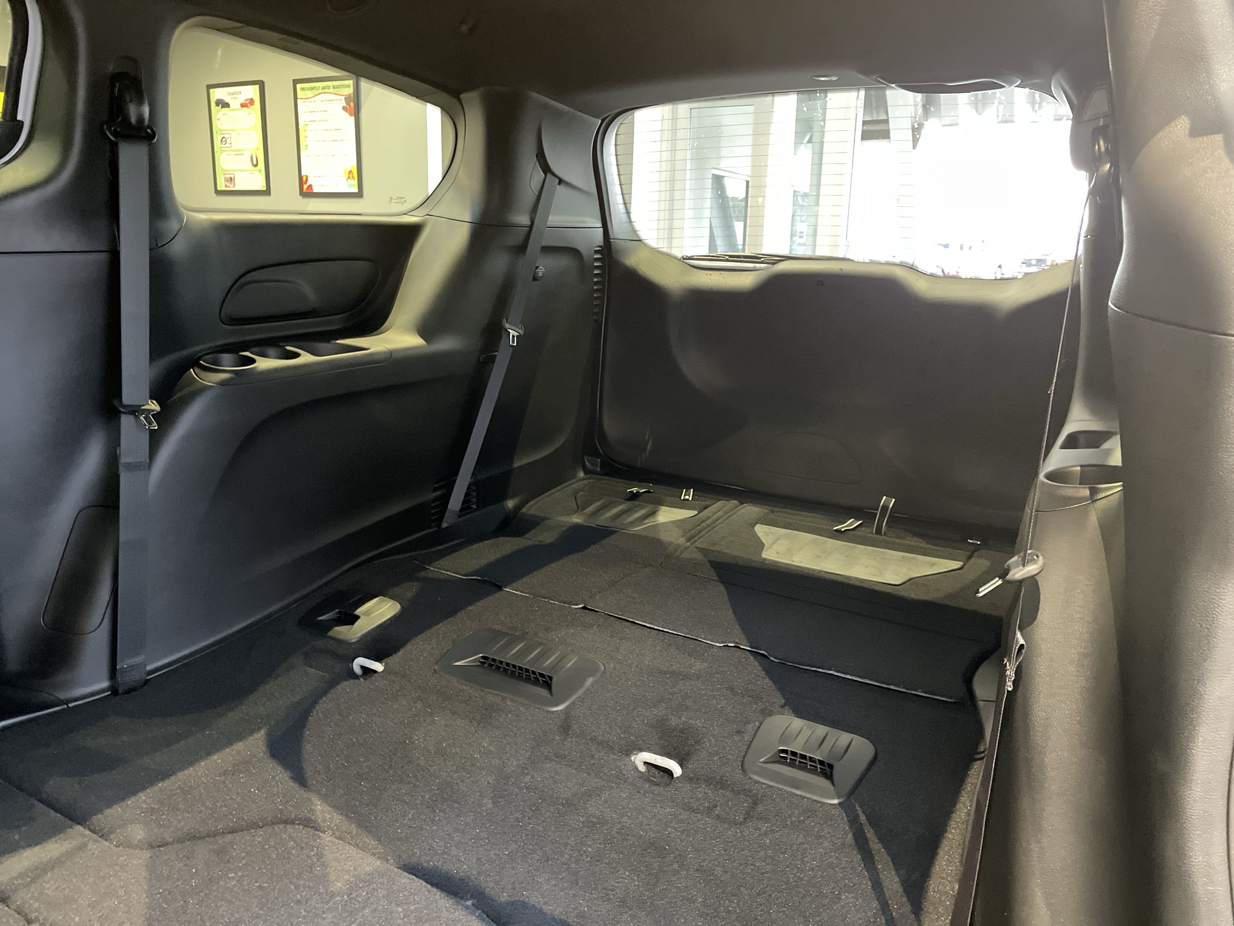 Used 2026 Chrysler Pacifica Select FWD image 34
