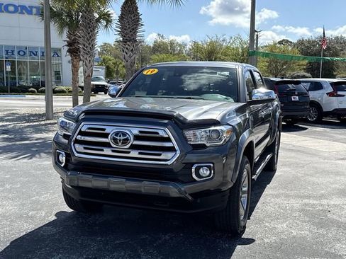 Used 2019 Toyota Tacoma Limited image 13