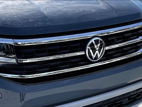 Used 2022 Volkswagen Atlas Cross Sport SE image 28