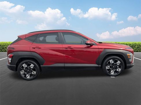 Used 2024 Hyundai Kona SEL FWD image 3