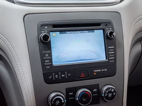 Used 2017 Chevrolet Traverse LS FWD image 14