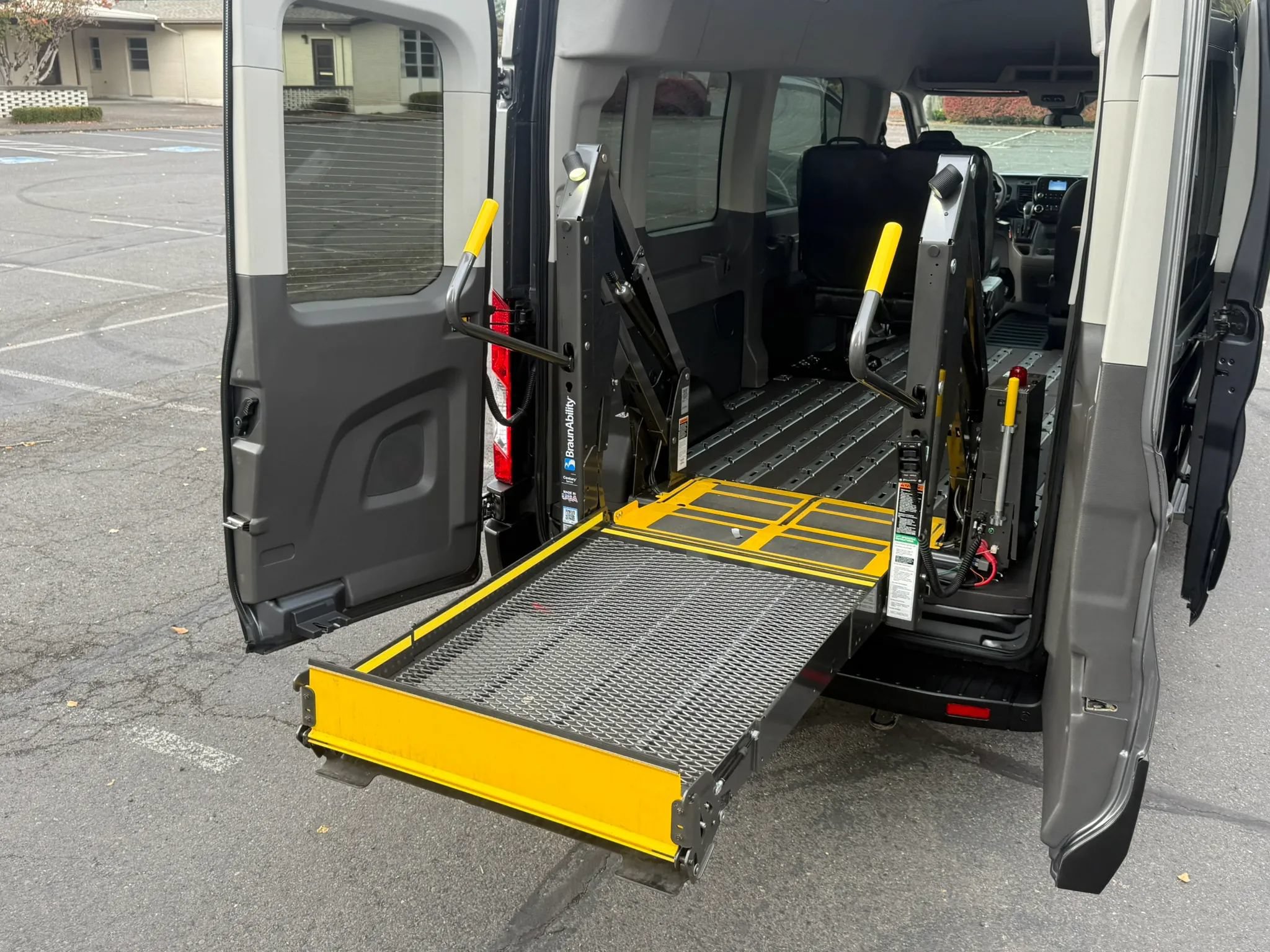 Used 2023 Ford Transit 350 XL RWD image 3