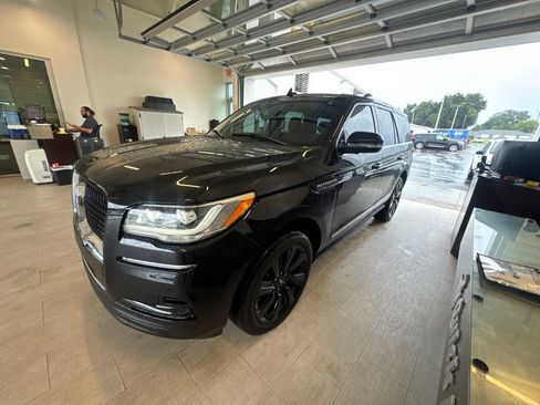 Used 2022 Lincoln Navigator Reserve RWD image 1