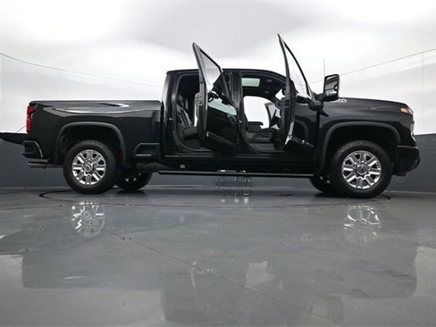 Certified 2025 Chevrolet Silverado 2500 High Country w/ Technology Package image 33