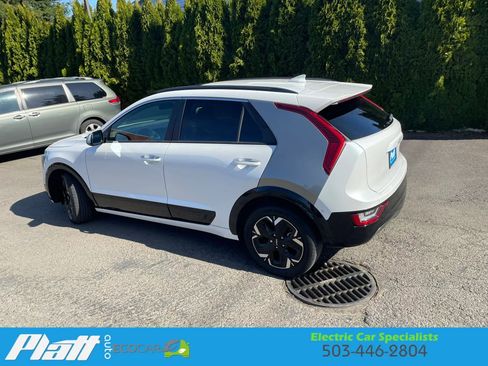 Used 2023 Kia Niro Wave image 6