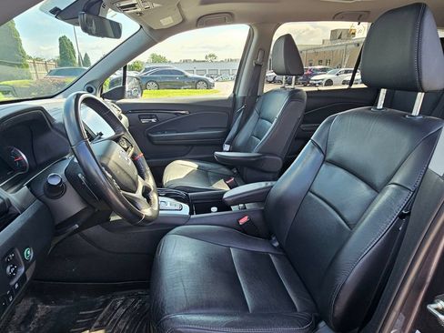 Used 2020 Honda Pilot Touring image 3