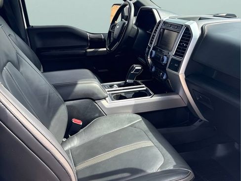 Used 2015 Ford F150 Platinum w/ Equipment Group 701A Luxury AWD/4WD image 20