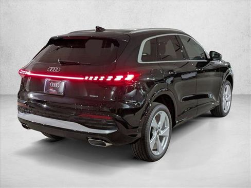 New 2025 Audi Q5 Premium Plus image 2