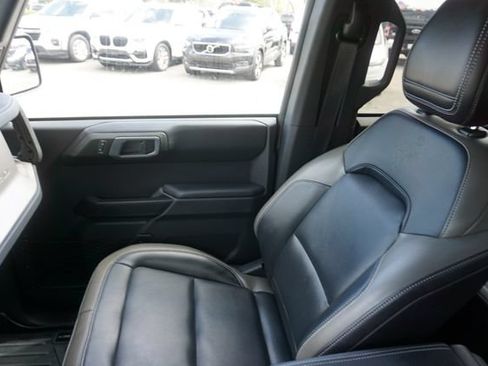 Used 2025 Ford Bronco Outer Banks w/ Sasquatch Package AWD/4WD image 42