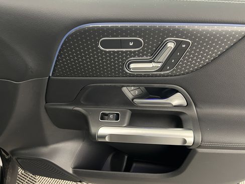 New 2025 Mercedes-Benz GLB 250 4MATIC image 24
