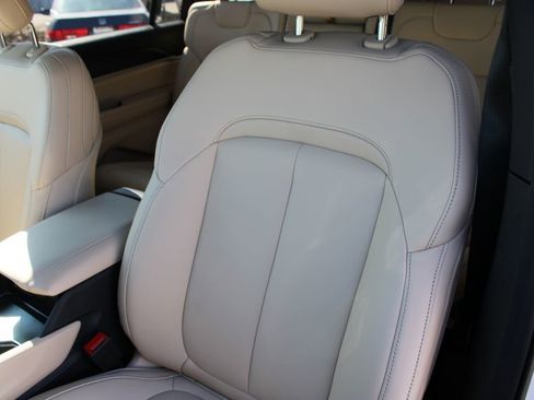 New 2026 Jeep Grand Cherokee L Limited w/ Limited Altitude Package AWD/4WD image 20