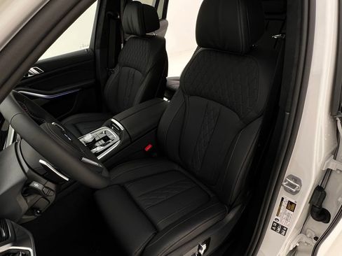 New 2026 BMW X7 M60i w/ Executive Package image 8