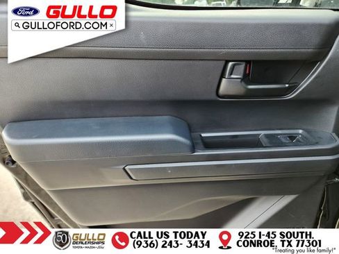 Used 2025 Toyota Tacoma SR5 AWD/4WD image 17