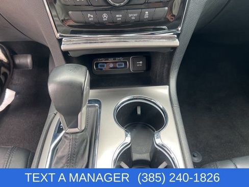 Used 2022 Jeep Grand Cherokee Limited image 19