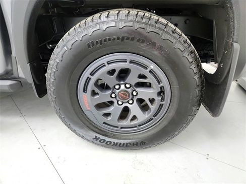 Used 2025 Nissan Frontier PRO-4X image 41