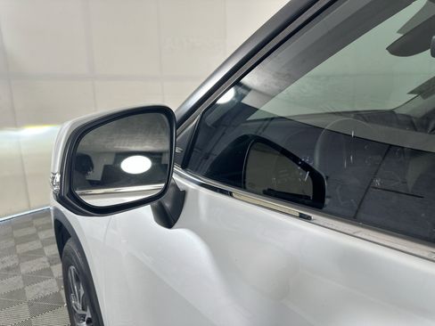 Used 2023 Toyota Highlander XLE FWD image 10