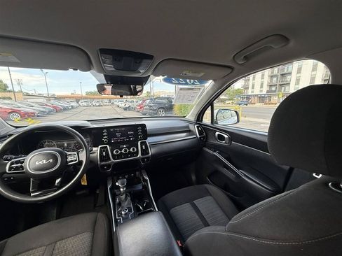 Used 2022 Kia Sorento LX AWD/4WD image 25