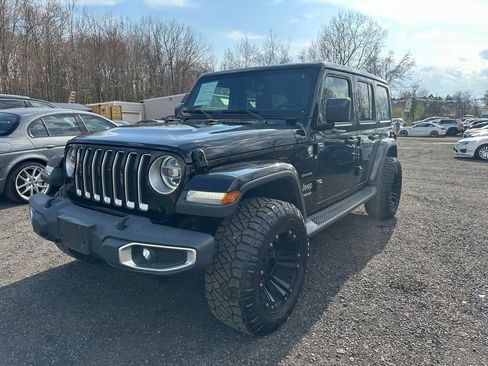 Used 2018 Jeep Wrangler Unlimited Sahara w/ Dual Top Group AWD/4WD image 2