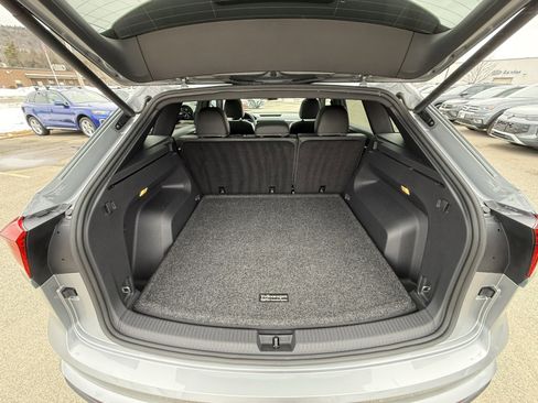 Used 2021 Volkswagen Atlas Cross Sport SEL image 22