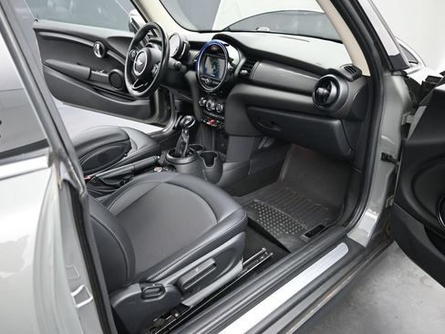Used 2019 MINI Cooper 2-Door Hardtop FWD image 22