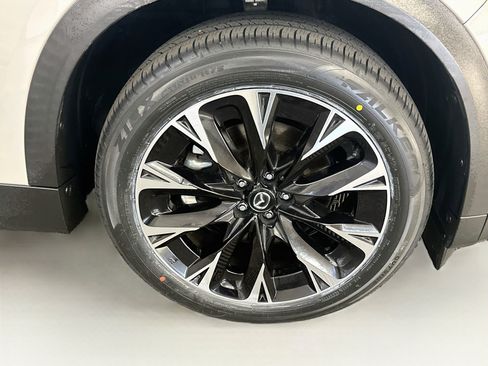 Used 2024 MAZDA CX-90 Plug-In Hybrid w/ Premium Plus AWD/4WD image 11