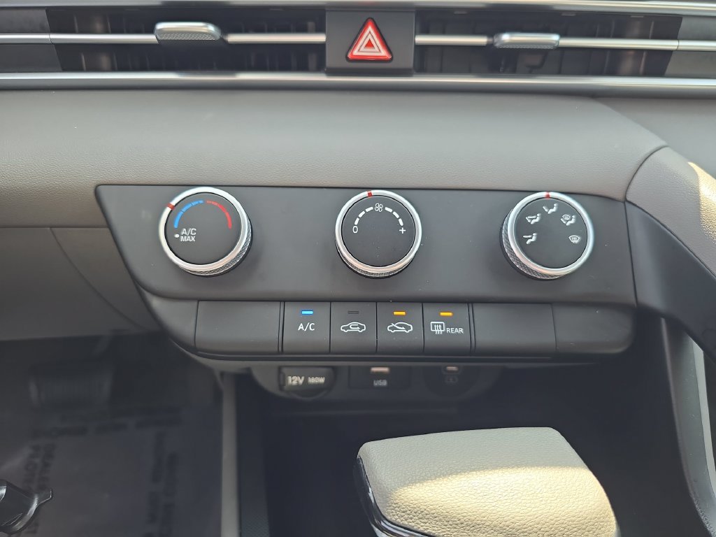 Used 2025 Hyundai Elantra SE FWD image 20