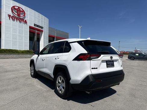 Certified 2023 Toyota RAV4 LE AWD/4WD image 7