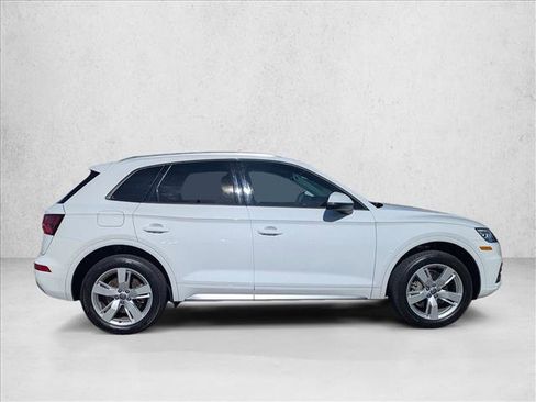 Used 2018 Audi Q5 2.0T Premium w/ Convenience Package image 4