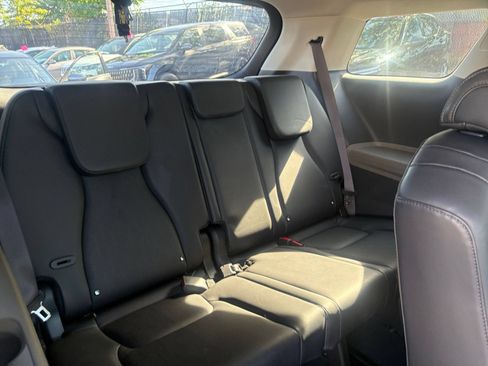 Used 2026 Kia Carnival FWD image 22