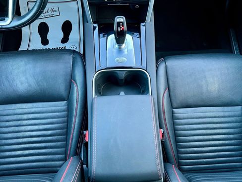 Used 2022 Land Rover Discovery Sport S R-Dynamic image 28