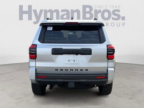 Used 2025 Toyota 4Runner TRD Off-Road image 4