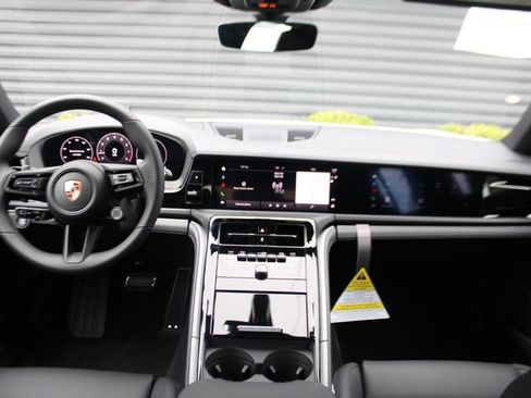Certified 2025 Porsche Panamera 4 AWD/4WD image 27